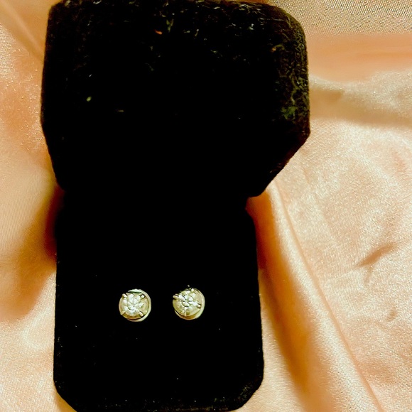 1carat Diamond 14k white gold earrings
